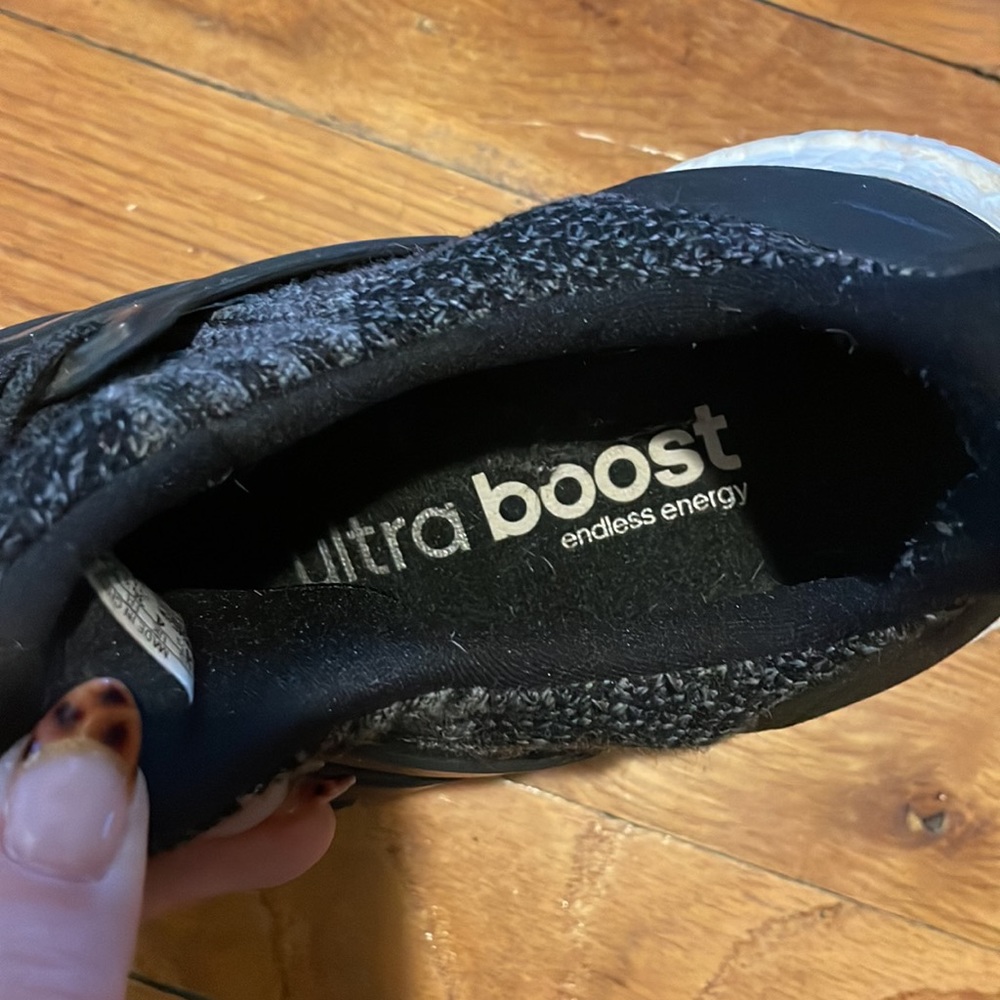 Adidas Ultra Boosts - Picture 3 of 5